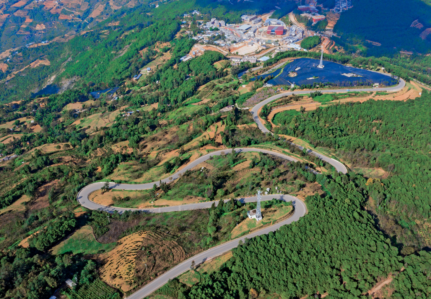 绘就龙陵“三色”新画卷开元棋牌app绿美交通